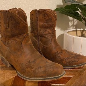Roper Faux leather embroidered cowboy booties